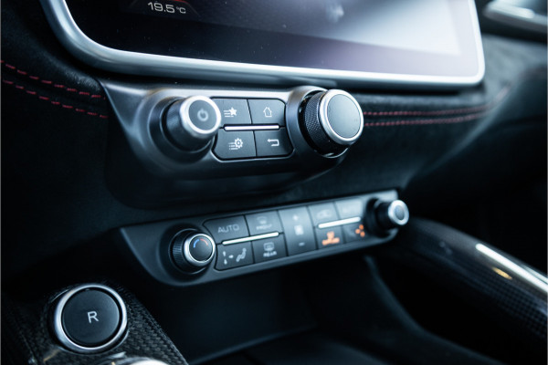 Ferrari GTC4Lusso 6.3 V12 - 4-zits l Lift l Passanger Display l Carbon l Panorama