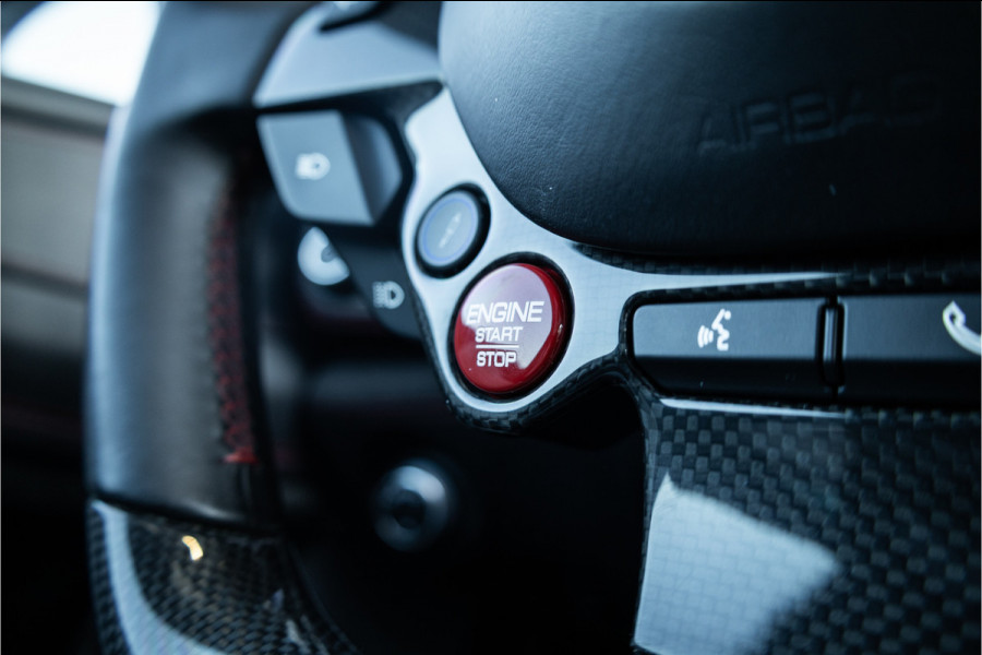 Ferrari GTC4Lusso 6.3 V12 - 4-zits l Lift l Passanger Display l Carbon l Panorama