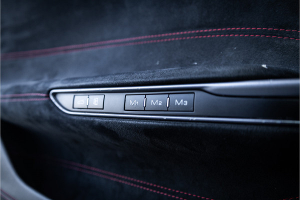 Ferrari GTC4Lusso 6.3 V12 - 4-zits l Lift l Passanger Display l Carbon l Panorama