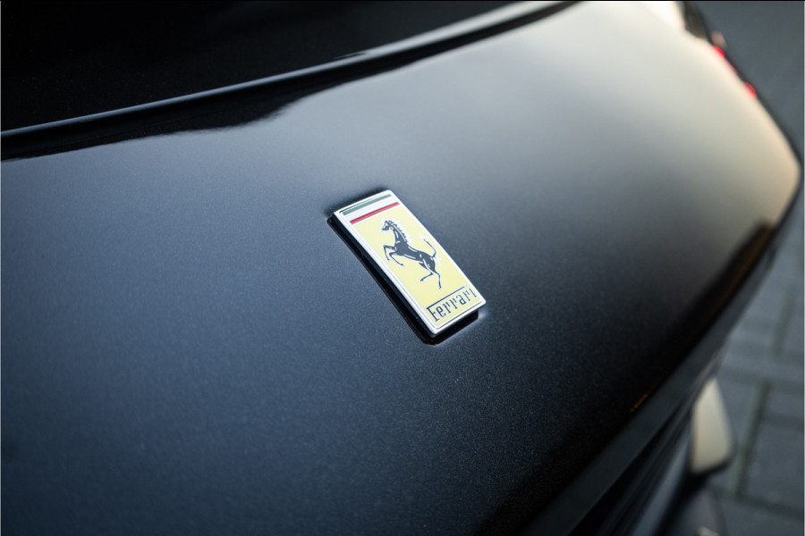 Ferrari GTC4Lusso 6.3 V12 - 4-zits l Lift l Passanger Display l Carbon l Panorama