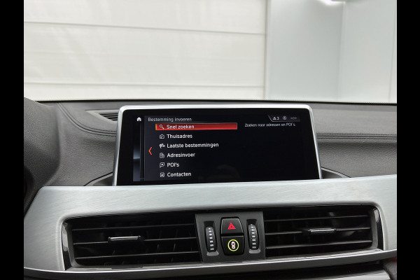 BMW X2 SDrive18i Executive Edition (GROOT-NAVIGATIE, STOELVERWARMING, CAMERA, PDC, DEALER ONDERHOUDEN, LED,