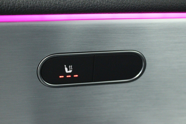 Mercedes-Benz A-Klasse 250 e Business Solution AMG Limited (STOELVERWARMING, SFEERVERLICHTING, CAMERA, NAVIGATIE, SENSOREN)