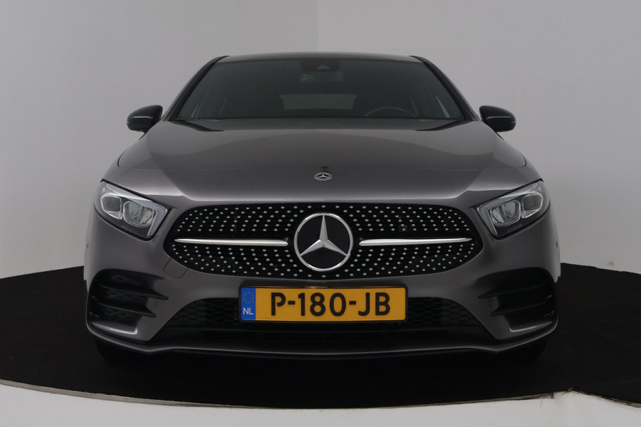 Mercedes-Benz A-Klasse 250 e Business Solution AMG Limited (STOELVERWARMING, SFEERVERLICHTING, CAMERA, NAVIGATIE, SENSOREN)