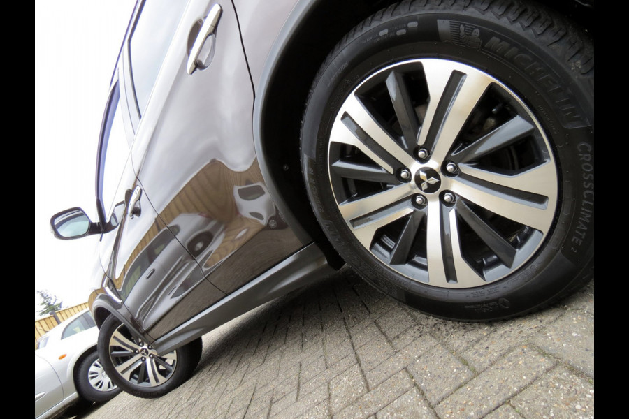 Mitsubishi ASX 2.0 Instyle AUTOMAAT | PANORAMADAK | TREKHAAK | LEDER | STOELVERWARMING | CAMERA |