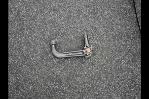 Land Rover Discovery Sport P300e HSE PHEV 309pk Dealer O.H | Trekhaak Afn. | 360 Camera | Lederen Sportstoelen Memory & Verwarmd | Verwarmd Stuur | Apple Carplay | Cruise Control | 20"L.M | Navigatie | Virtual | DAB | Plug In Hybrid |