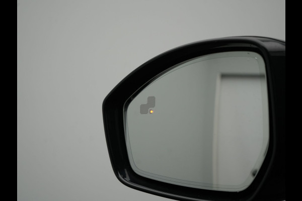 Land Rover Discovery Sport P300e HSE PHEV 309pk Dealer O.H | Trekhaak Afn. | 360 Camera | Lederen Sportstoelen Memory & Verwarmd | Verwarmd Stuur | Apple Carplay | Cruise Control | 20"L.M | Navigatie | Virtual | DAB | Plug In Hybrid |