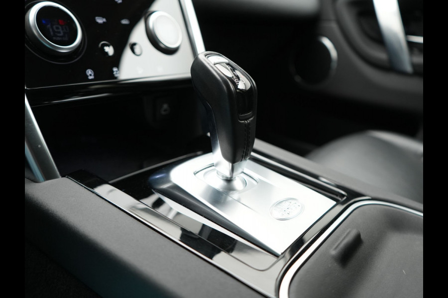 Land Rover Discovery Sport P300e HSE PHEV 309pk Dealer O.H | Trekhaak Afn. | 360 Camera | Lederen Sportstoelen Memory & Verwarmd | Verwarmd Stuur | Apple Carplay | Cruise Control | 20"L.M | Navigatie | Virtual | DAB | Plug In Hybrid |