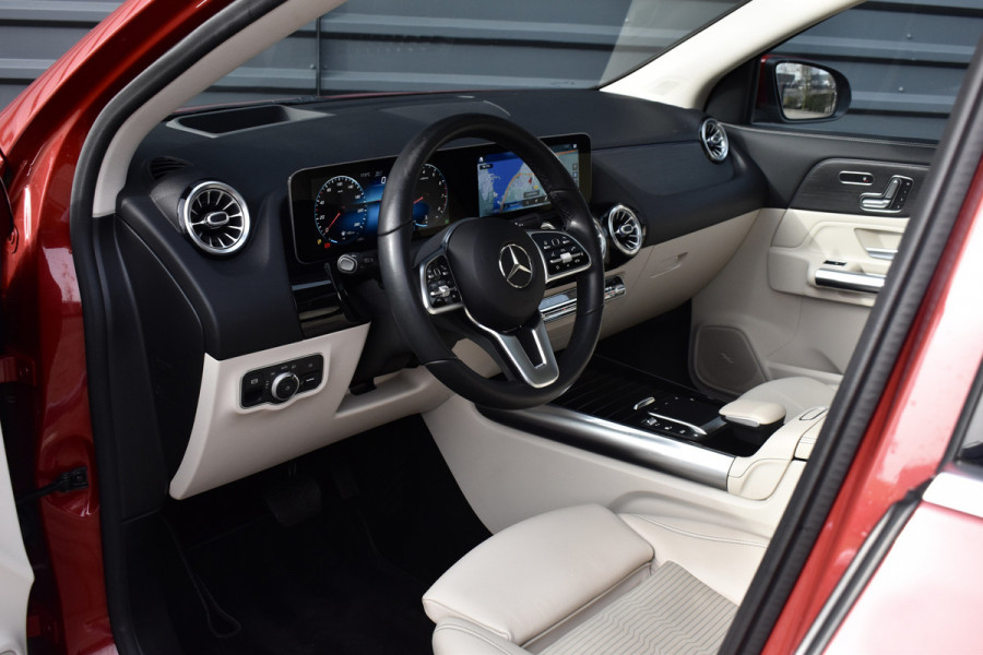 Mercedes-Benz GLA 250 4MATIC 224pk Premium Plus | Panoramadak | ACC | Memory seats | 360 Camera | Head-Up | Stoelverwarming |