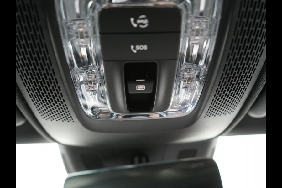 Mercedes-Benz A-Klasse 250 e AMG Line Plug In Hybrid 263pk PHEV | Panodak | Multibeam LED | Alcantara Sportstoelen Verwarmd | Apple Carplay | Sfeerverlichting | Blis | Cruise Control | Navigatie | Virtual | DAB |