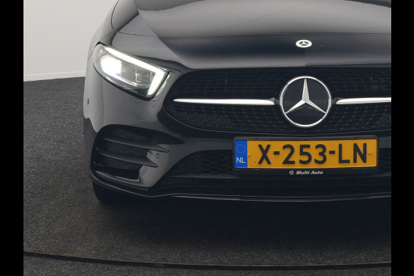 Mercedes-Benz A-Klasse 250 e AMG Line Plug In Hybrid 263pk PHEV | Panodak | Multibeam LED | Alcantara Sportstoelen Verwarmd | Apple Carplay | Sfeerverlichting | Blis | Cruise Control | Navigatie | Virtual | DAB |