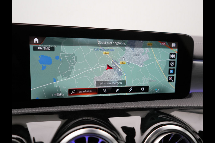 Mercedes-Benz A-Klasse 250 e AMG Line Plug In Hybrid 263pk PHEV | Panodak | Multibeam LED | Alcantara Sportstoelen Verwarmd | Apple Carplay | Sfeerverlichting | Blis | Cruise Control | Navigatie | Virtual | DAB |