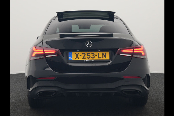 Mercedes-Benz A-Klasse 250 e AMG Line Plug In Hybrid 263pk PHEV | Panodak | Multibeam LED | Alcantara Sportstoelen Verwarmd | Apple Carplay | Sfeerverlichting | Blis | Cruise Control | Navigatie | Virtual | DAB |