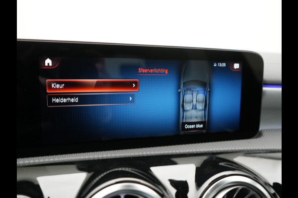 Mercedes-Benz A-Klasse 250 e AMG Line Plug In Hybrid 263pk PHEV | Panodak | Multibeam LED | Alcantara Sportstoelen Verwarmd | Apple Carplay | Sfeerverlichting | Blis | Cruise Control | Navigatie | Virtual | DAB |