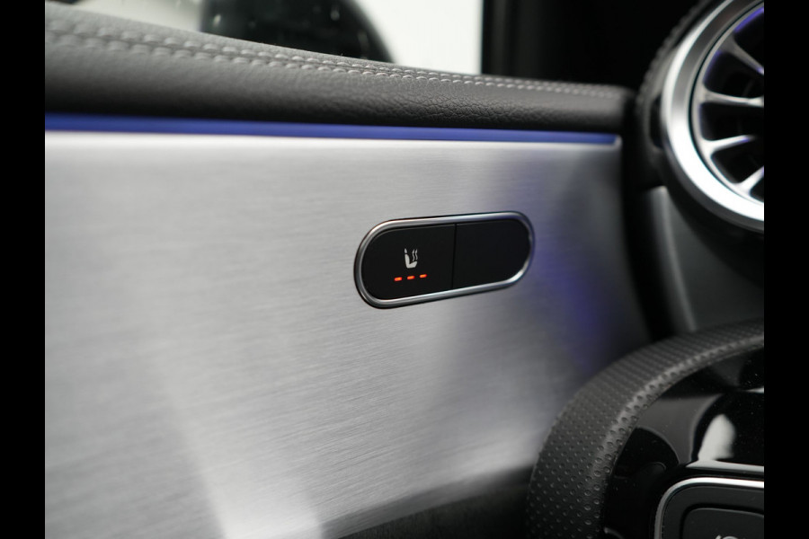 Mercedes-Benz A-Klasse 250 e AMG Line Plug In Hybrid 263pk PHEV | Panodak | Multibeam LED | Alcantara Sportstoelen Verwarmd | Apple Carplay | Sfeerverlichting | Blis | Cruise Control | Navigatie | Virtual | DAB |