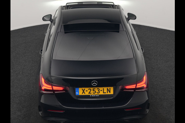 Mercedes-Benz A-Klasse 250 e AMG Line Plug In Hybrid 263pk PHEV | Panodak | Multibeam LED | Alcantara Sportstoelen Verwarmd | Apple Carplay | Sfeerverlichting | Blis | Cruise Control | Navigatie | Virtual | DAB |