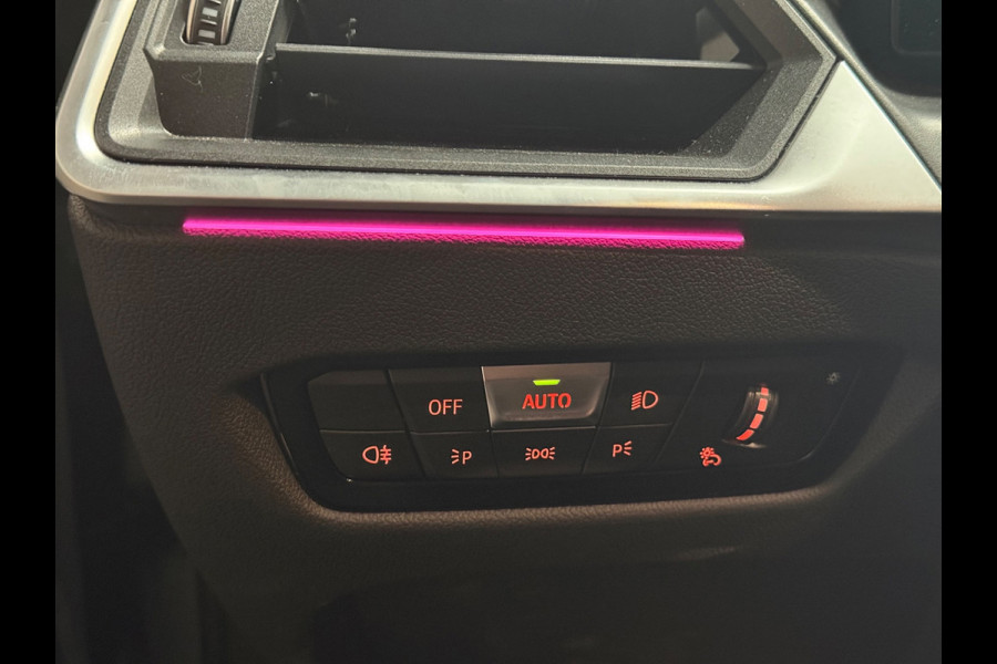 BMW 3 Serie 318i M-Sport | Pano | Stoel/Stuur verwarming | Carplay | HUD |Sfeerverlichting |