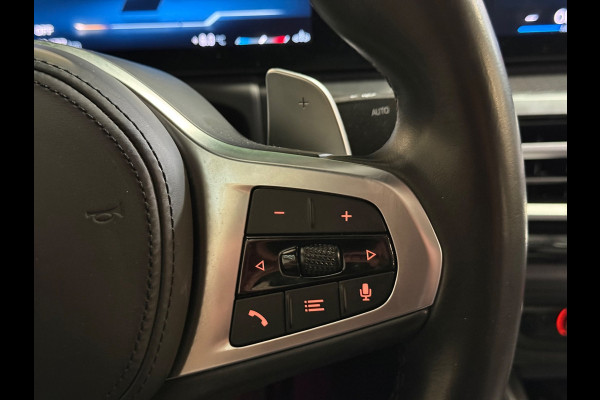 BMW 3 Serie 318i M-Sport | Pano | Stoel/Stuur verwarming | Carplay | HUD |Sfeerverlichting |