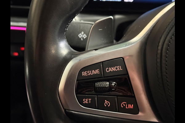 BMW 3 Serie 318i M-Sport | Pano | Stoel/Stuur verwarming | Carplay | HUD |Sfeerverlichting |