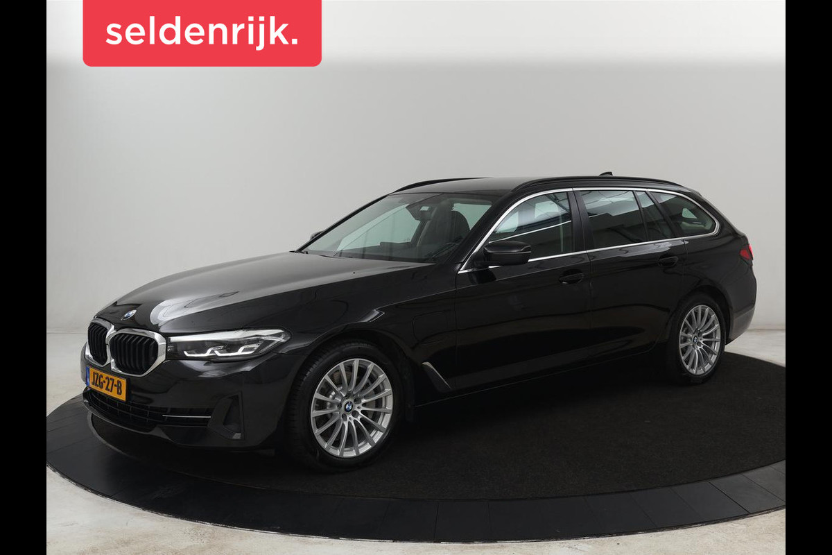 BMW 5 Serie 530e Executive | Leder | Trekhaak | Stoelverwarming | Live Cockpit | Carplay | Achterbankverwarming | Navigatie | Parkeerhulp |