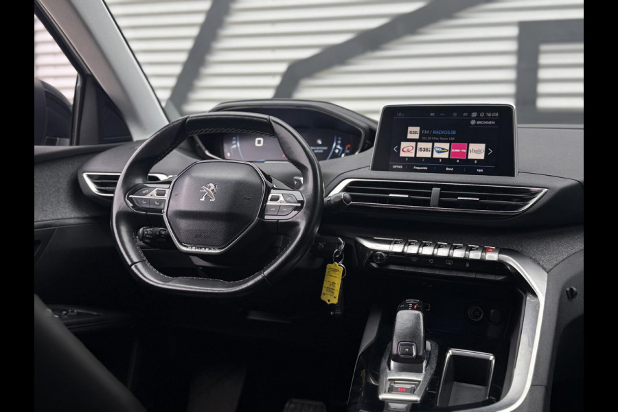 Peugeot 5008 1.2 PureTech Allure 1e Eigenaar|Navi|Clima|Trekhaakl|D-riem v.v in 2021|PDC V+A|Cruise|7-zits|APK tot 02-2027