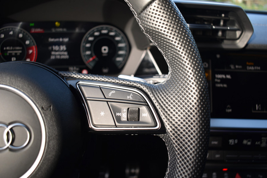 Audi A3 Sportback 2.0 TFSI S3 QUATTRO 310PK S-TRONIC S3-SPORT CAMERA/LEDER/CARPLAY