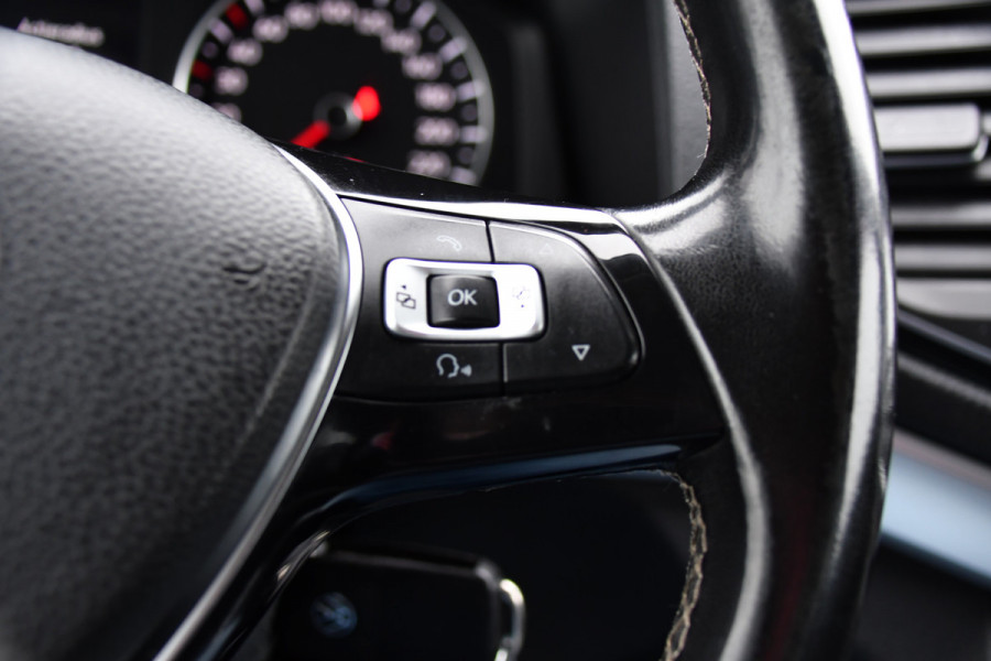 Volkswagen Amarok 3.0 V6 TDI 4Motion DC Highline Camera, Cruise, Carplay, Stoelverwarming, Leder, LED, 4x4, Automaat, 225pk, 3300kg Trekhaak, Uniek!