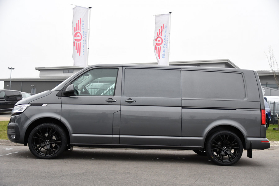 Volkswagen Transporter 2.0 TDI L2H1 30 Highline Adaptieve Cruise, Camera, Carplay, Stoelverwarming, Automaat, Sensoren, Standkachel, 2 x Schuifdeur, LED, Uniek!