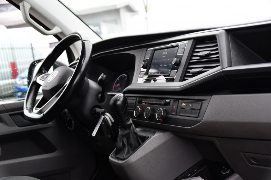 Volkswagen Transporter 2.0 TDI L2H1 30 Highline Adaptieve Cruise, Camera, Carplay, Stoelverwarming, Automaat, Sensoren, Standkachel, 2 x Schuifdeur, LED, Uniek!