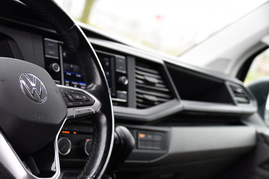 Volkswagen Transporter 2.0 TDI L2H1 30 Highline Adaptieve Cruise, Camera, Carplay, Stoelverwarming, Automaat, Sensoren, Standkachel, 2 x Schuifdeur, LED, Uniek!