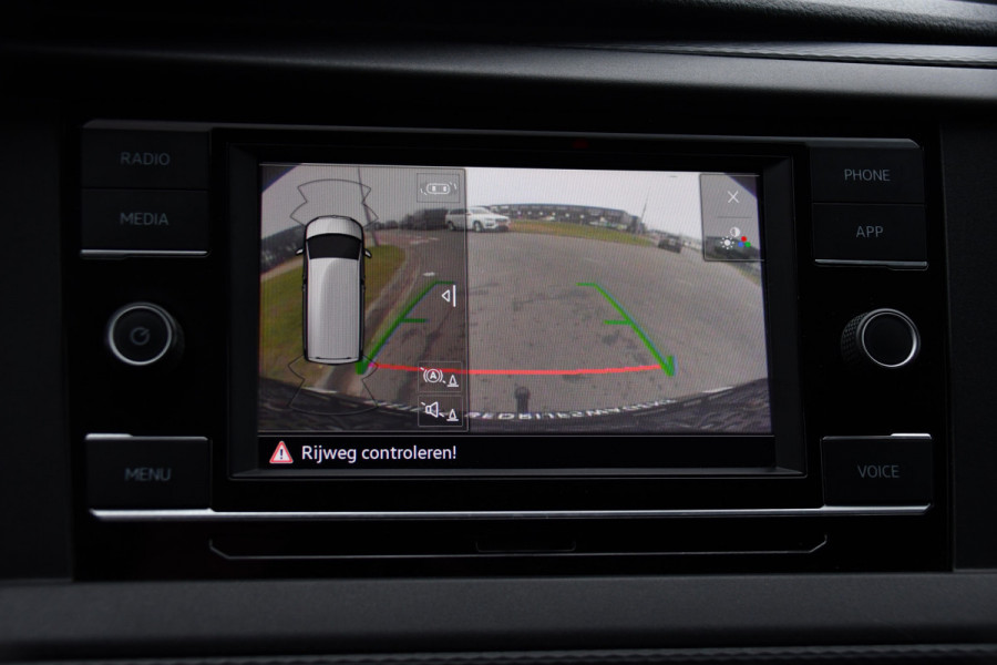 Volkswagen Transporter 2.0 TDI L2H1 30 Highline Adaptieve Cruise, Camera, Carplay, Stoelverwarming, Automaat, Sensoren, Standkachel, 2 x Schuifdeur, LED, Uniek!