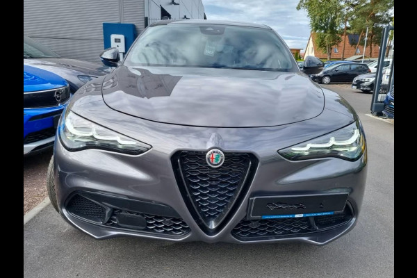 Alfa Romeo Stelvio 2.0 T Q4 Veloce ** MATRIX, NAVI+, H&K SOUND, LEDER, 20-inch LMV, ALARM  ** 1e EIG - Ex ALFA.de - UNFALLFREI ** ** INFORMEER OOK NAAR ONZE AANTREKKELIJKE FINANCIAL-LEASE TARIEVEN **