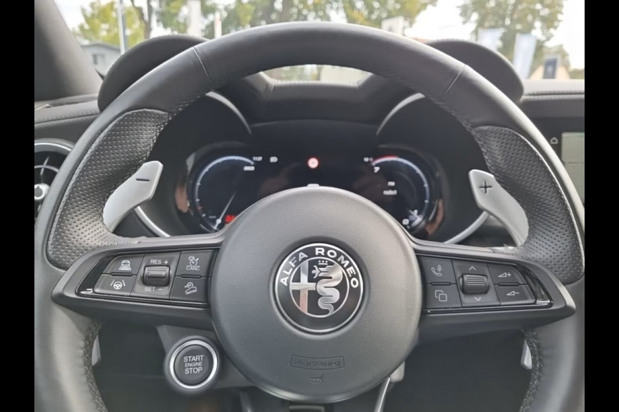 Alfa Romeo Stelvio 2.0 T Q4 Veloce ** MATRIX, NAVI+, H&K SOUND, LEDER, 20-inch LMV, ALARM  ** 1e EIG - Ex ALFA.de - UNFALLFREI ** ** INFORMEER OOK NAAR ONZE AANTREKKELIJKE FINANCIAL-LEASE TARIEVEN **