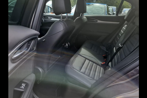 Alfa Romeo Stelvio 2.0 T Q4 Veloce ** MATRIX, NAVI+, H&K SOUND, LEDER, 20-inch LMV, ALARM  ** 1e EIG - Ex ALFA.de - UNFALLFREI ** ** INFORMEER OOK NAAR ONZE AANTREKKELIJKE FINANCIAL-LEASE TARIEVEN **