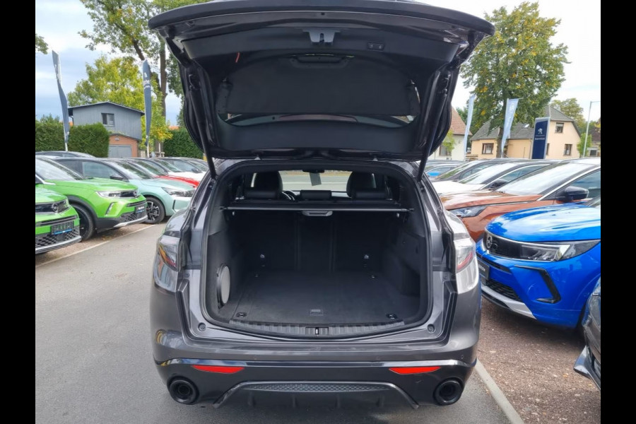 Alfa Romeo Stelvio 2.0 T Q4 Veloce ** MATRIX, NAVI+, H&K SOUND, LEDER, 20-inch LMV, ALARM  ** 1e EIG - Ex ALFA.de - UNFALLFREI ** ** INFORMEER OOK NAAR ONZE AANTREKKELIJKE FINANCIAL-LEASE TARIEVEN **