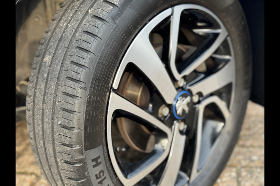 Peugeot 108 1.0 e-VTi Allure 2019 Zwart NAVI CLIMA LM NAP!