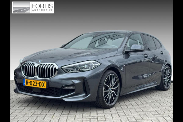 BMW 1-serie 118i High Executive M-PAKKET | NAVI | PDC | STOELVERWARMING | DEALDER ONDERH |