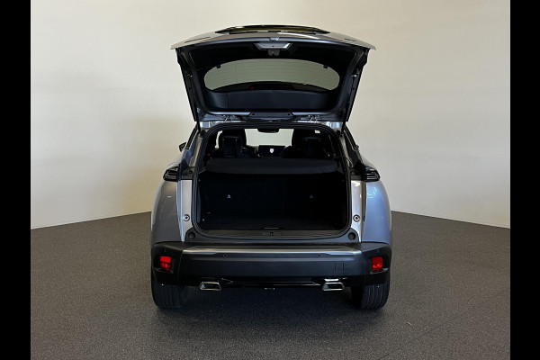 Peugeot 2008 1.2 PureTech 130pk Automaat GT-Line | DEMO ! | Navigatie | Apple Carplay/Android Auto | Camera | Parkeersensoren | Ledverlichting | Cruise Control | Virtual Cockpit | Climate Control | Lichtmetalen velgen