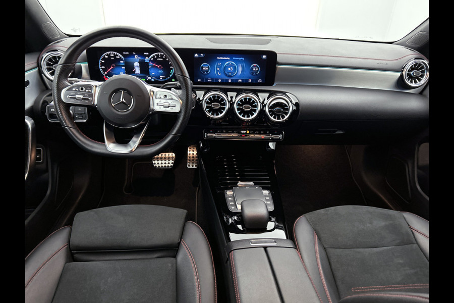 Mercedes-Benz CLA-Klasse Shooting Brake 250 e AMG Plug-In Hybride | AMG-Line | Achteruitrijcamera |  Sfeeverlichting | Navigatie | Stoelverwarming |  | Inclusief 24 maanden MB Certified garantie voor Europa.
