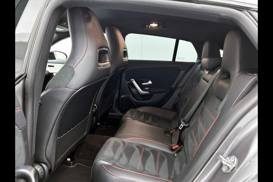 Mercedes-Benz CLA-Klasse Shooting Brake 250 e AMG Plug-In Hybride | AMG-Line | Achteruitrijcamera |  Sfeeverlichting | Navigatie | Stoelverwarming |  | Inclusief 24 maanden MB Certified garantie voor Europa.