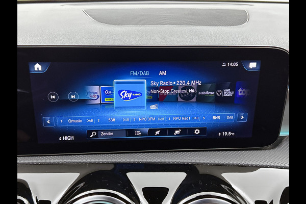 Mercedes-Benz CLA-Klasse Shooting Brake 250 e AMG Plug-In Hybride | AMG-Line | Achteruitrijcamera |  Sfeeverlichting | Navigatie | Stoelverwarming |  | Inclusief 24 maanden MB Certified garantie voor Europa.