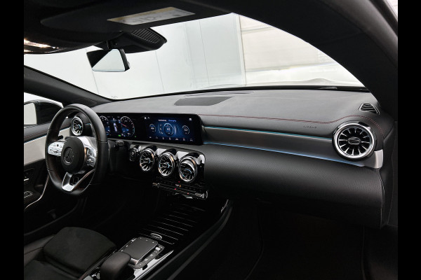 Mercedes-Benz CLA-Klasse Shooting Brake 250 e AMG Plug-In Hybride | AMG-Line | Achteruitrijcamera |  Sfeeverlichting | Navigatie | Stoelverwarming |  | Inclusief 24 maanden MB Certified garantie voor Europa.
