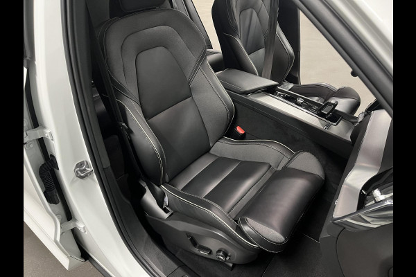 Volvo XC60 2.0 T6 Plug-in hybrid AWD R-Design Luchtvering | Trekhaak | Open dak | Adapt. cruise | Stuur-/stoelverwarming | Memory | Achteruitrij camera | Carplay