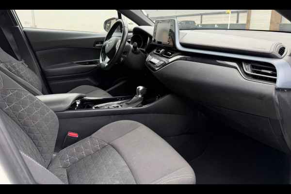 Toyota C-HR 2.0 Hybrid Business Plus