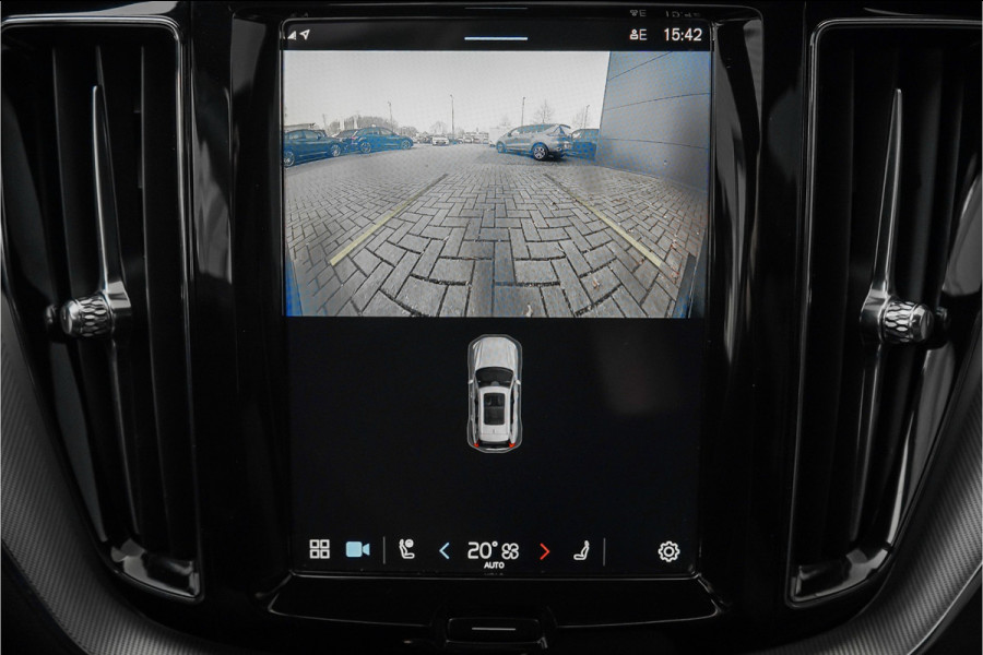 Volvo XC60 2.0 T8 Plug-in hybrid AWD Ultra Dark Pano Luchtvering H/K 21"