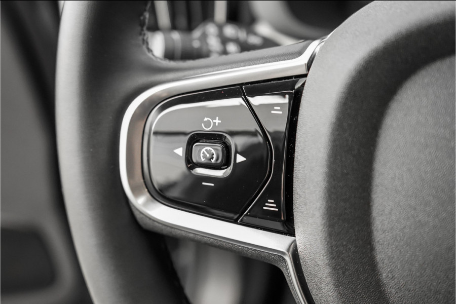 Volvo XC60 2.0 T8 Plug-in hybrid AWD Ultra Dark Pano Luchtvering H/K 21"