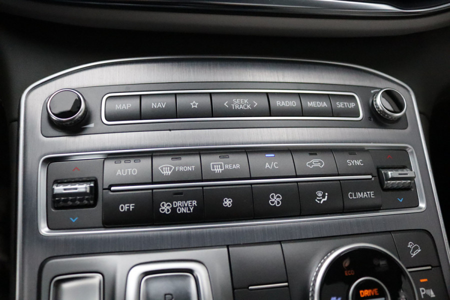 Hyundai Santa Fe 1.6 T-GDI HEV Premium Sky Open-dak/Trekhaak/Winter-pack/Memory-stoel/360-camera