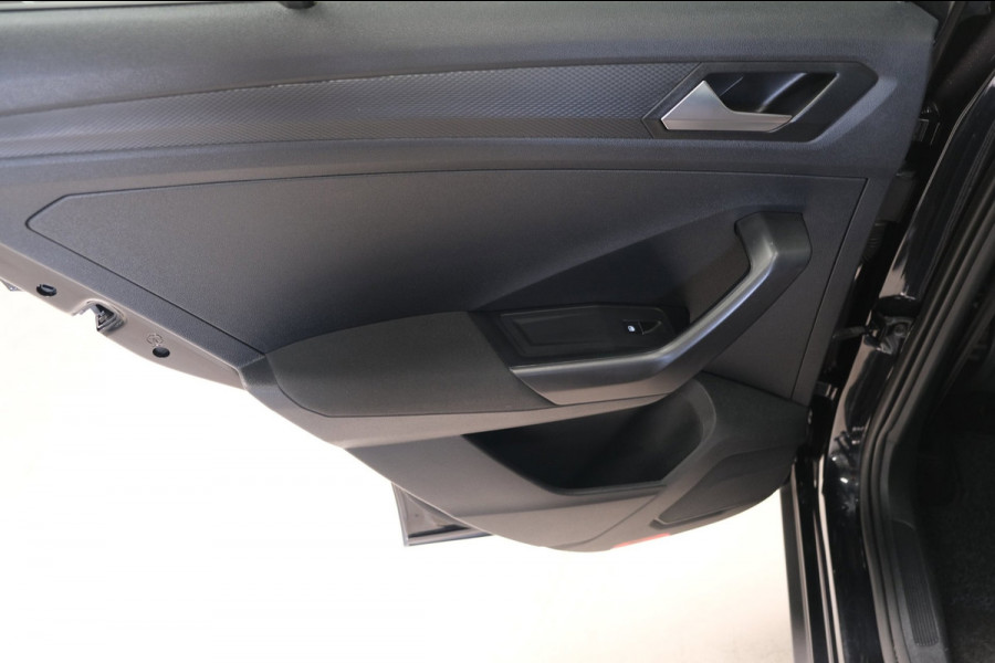 Volkswagen T-Roc 1.0 TSI Style - N.A.P. Airco, Cruise, Navi, PDC, Carplay.