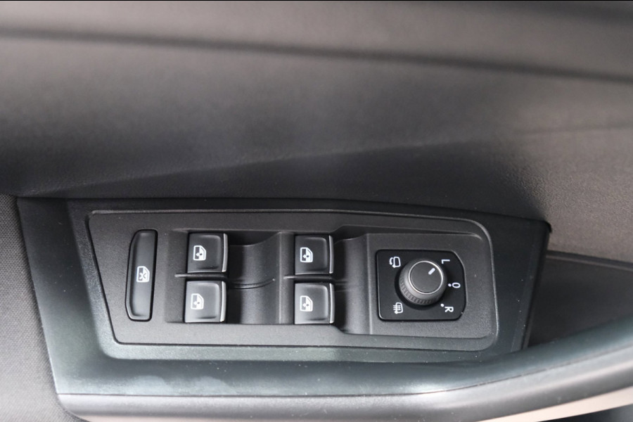 Volkswagen T-Roc 1.0 TSI Style - N.A.P. Airco, Cruise, Navi, PDC, Carplay.