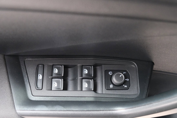 Volkswagen T-Roc 1.0 TSI Style - N.A.P. Airco, Cruise, Navi, PDC, Carplay.