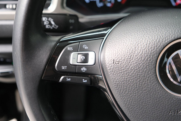 Volkswagen T-Roc 1.0 TSI Style - N.A.P. Airco, Cruise, Navi, PDC, Carplay.